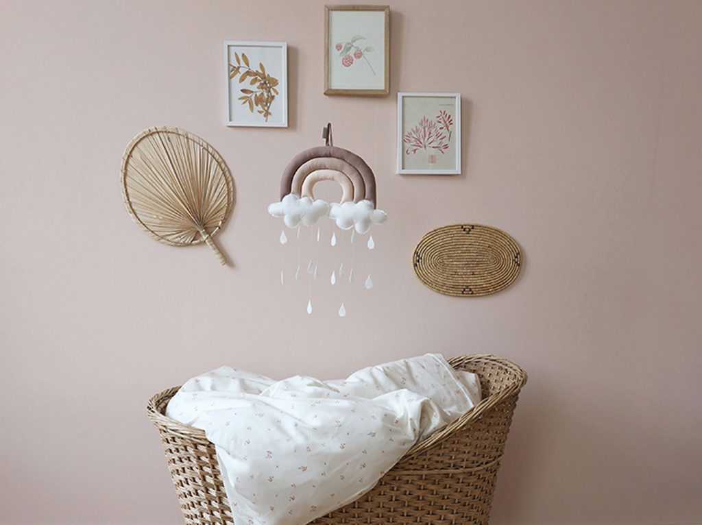 Mobile arc-en-ciel en coton bio - Amande