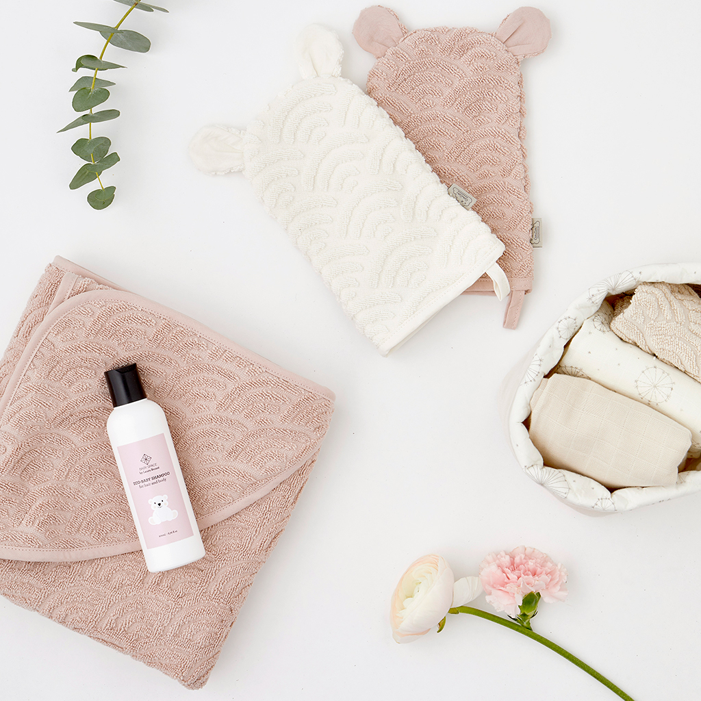 Collection de bain Cam Cam Copenhagen avec gant de toilette et cape en coton bio