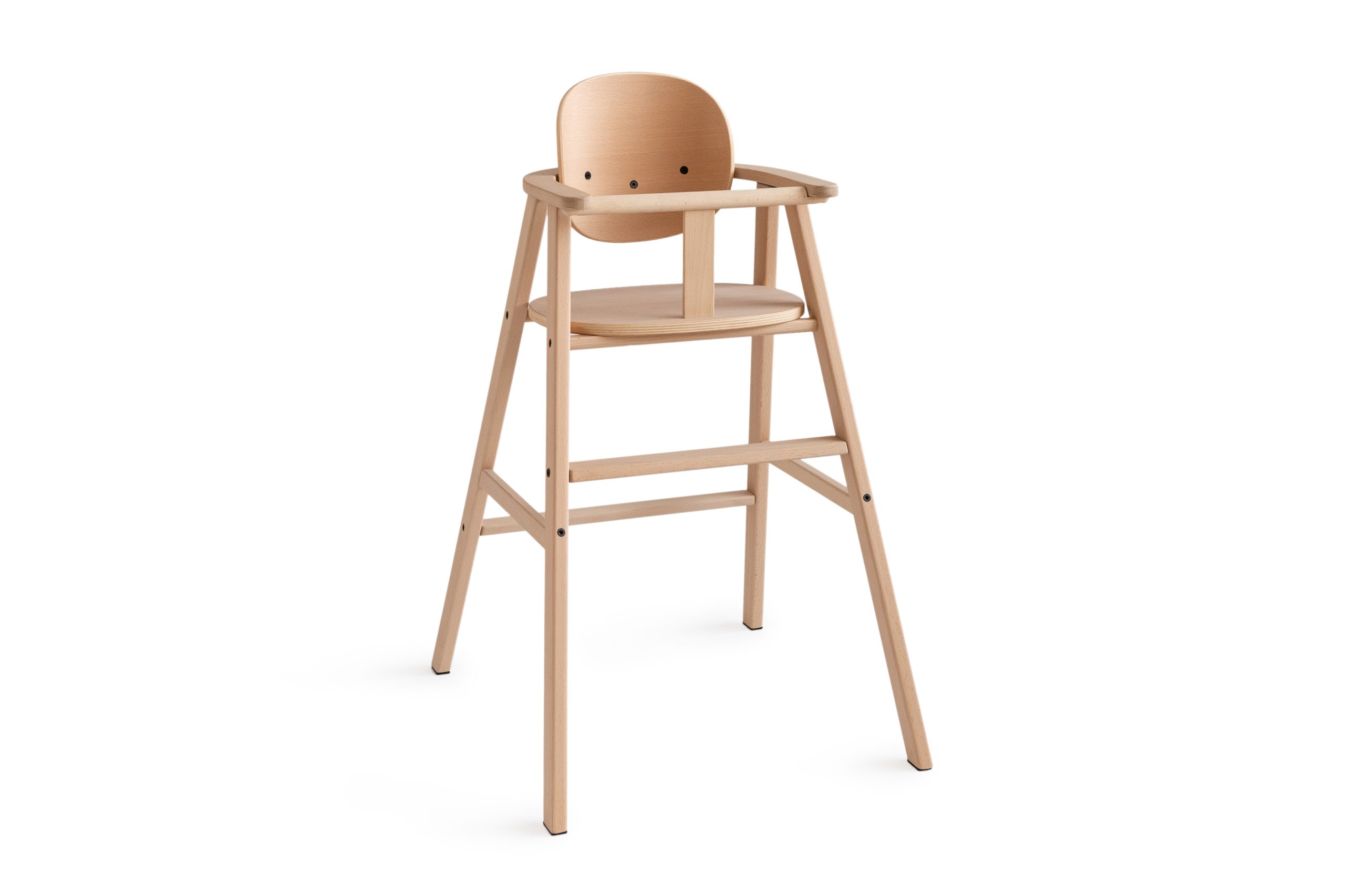 Chaise haute Nobodinoz Growing Green équipée de sa barre de sécurité.