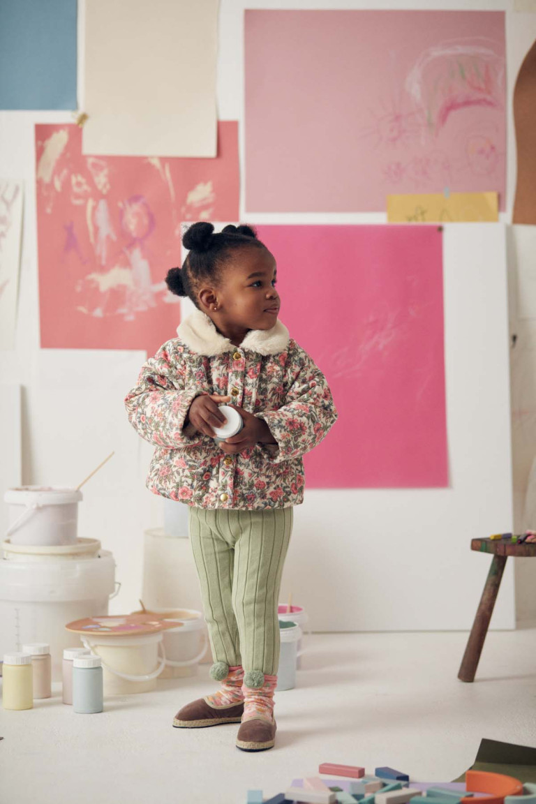 Veste fleurie Louise Misha pour bébé fille – look d’hiver cocon et poétique