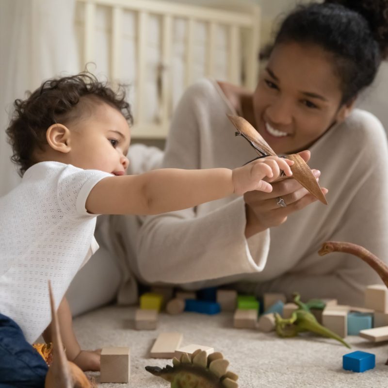 Modes de garde pour bébé : comment choisir la meilleure solution pour les parents ?