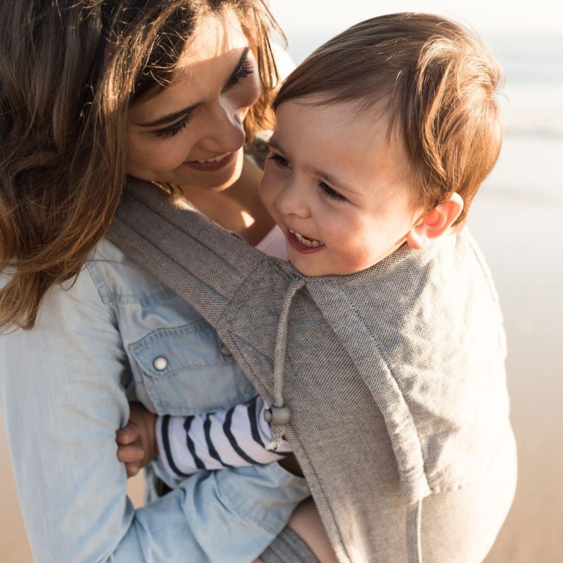 L’Éducation Positive : Comment Adopter Une Approche Bienveillante avec Votre Bébé