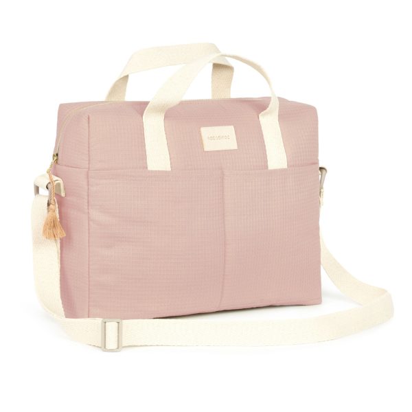 Sac à langer imperméable Nobodinoz Gala Mauve Pink rose pâle profil bandoulière