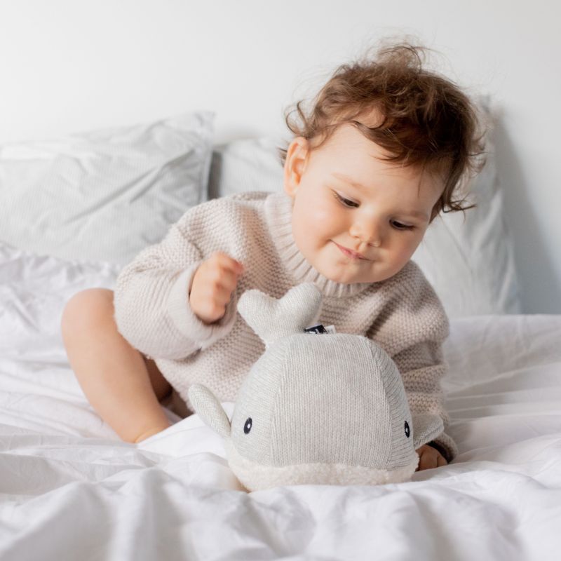 Peluche bruit blanc Moby gris Flow Amsterdam pour bébé